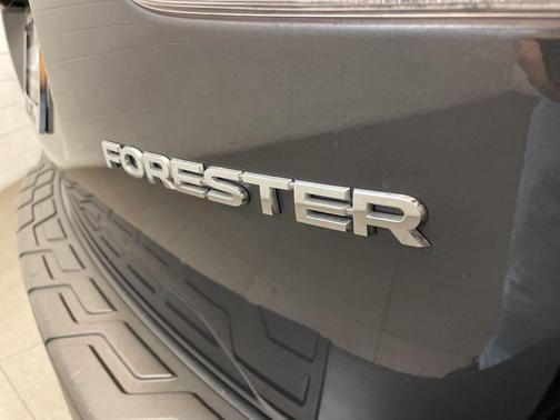 Magnetite Gray Metallic 2021 Subaru Forester Base