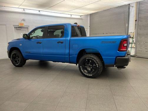 Hydro Blue Pearlcoat 2026 RAM 1500 Warlock Crew Cab 4x4 5'7' Box