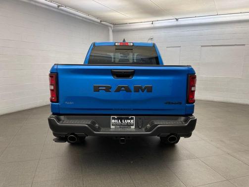 Hydro Blue Pearlcoat 2026 RAM 1500 Warlock Crew Cab 4x4 5'7' Box