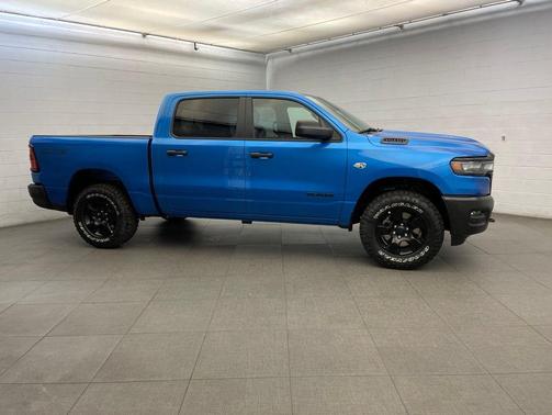 Hydro Blue Pearlcoat 2026 RAM 1500 Warlock Crew Cab 4x4 5'7' Box