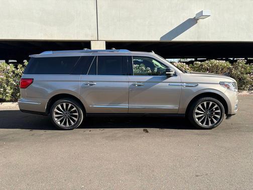 Iced Mocha 2020 Lincoln Navigator Reserve