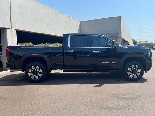 Onyx Black 2024 GMC Sierra 2500 Denali