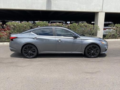 2022 Nissan Altima SR FWD