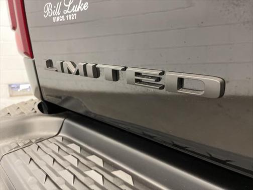 2025 RAM 3500 Limited Crew Cab 4x4 8' Box