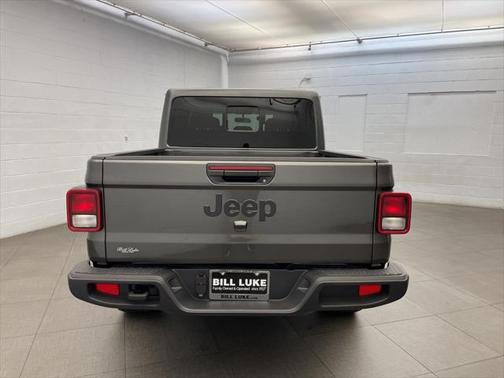 2025 Jeep Gladiator Nighthawk
