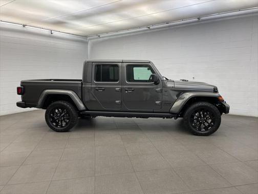 2025 Jeep Gladiator Nighthawk