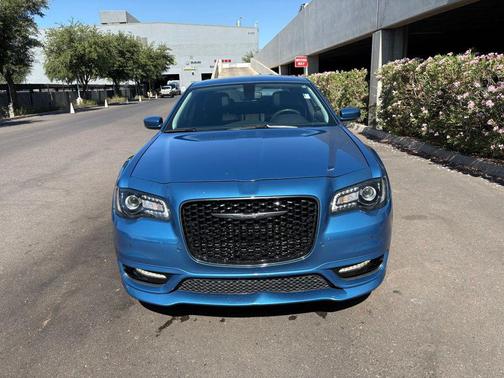 Frostbite 2023 Chrysler 300 Touring