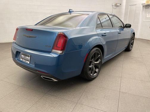 Frostbite 2023 Chrysler 300 Touring
