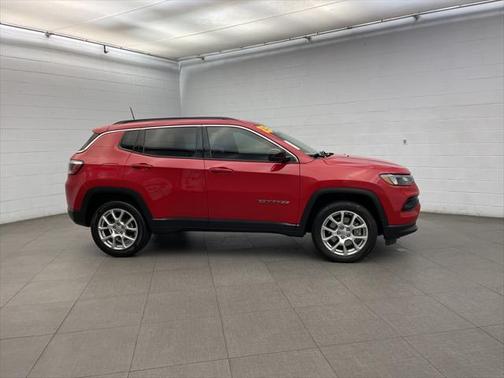 2023 Jeep Compass Latitude Lux