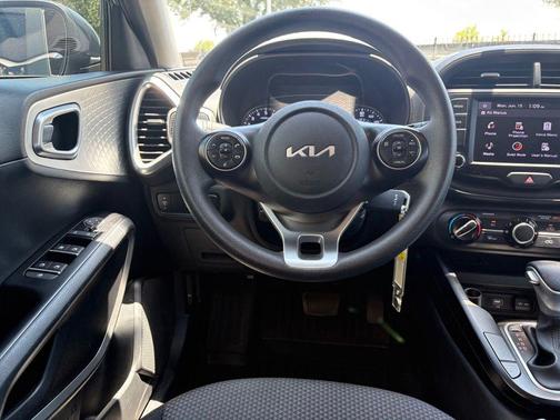 Gravity Gray 2022 Kia Soul LX