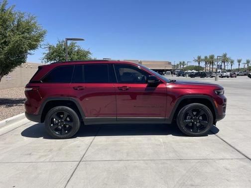 2023 Jeep Grand Cherokee Altitude