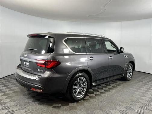 2023 INFINITI QX80 Luxe