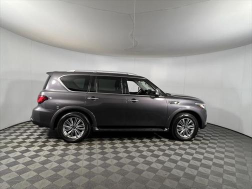2023 INFINITI QX80 Luxe
