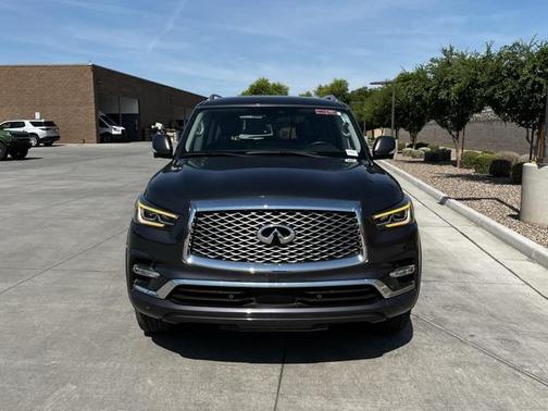 2023 INFINITI QX80 Luxe