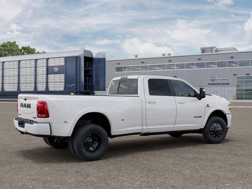 Bright White Clearcoat 2027 RAM 3500 Limited