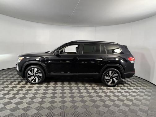 2025 Volkswagen Atlas 2.0T SE w/Technology 4MOTION