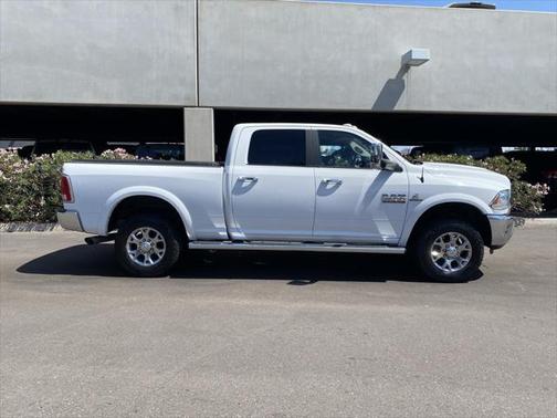 2018 RAM 2500 Laramie Crew Cab 4x4 6'4' Box