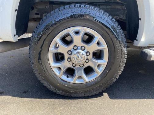 2018 RAM 2500 Laramie Crew Cab 4x4 6'4' Box