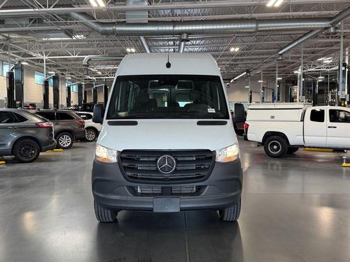 2024 Mercedes-Benz Sprinter 2500 Crew 170 WB