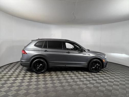 2023 Volkswagen Tiguan 2.0T SE R-Line Black 4MOTION