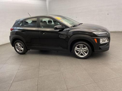 Ultra Black 2020 Hyundai KONA SE