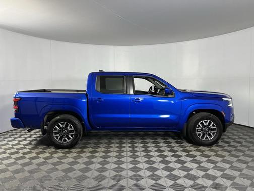 2024 Nissan Frontier SL