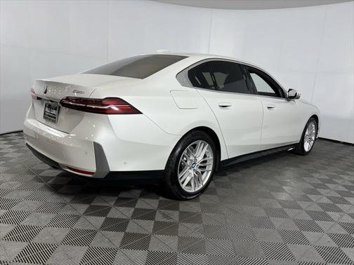 2024 BMW 530 i