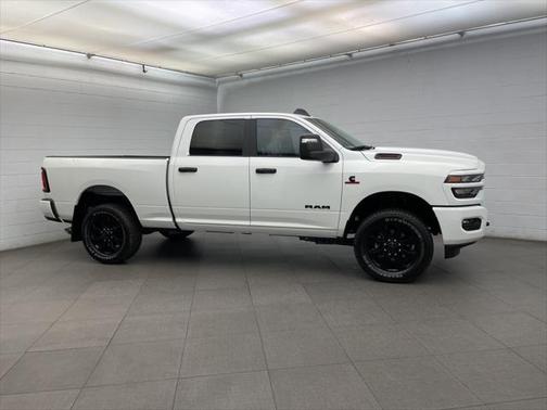 2025 RAM 2500 Big Horn Crew Cab 4x4 6'4' Box