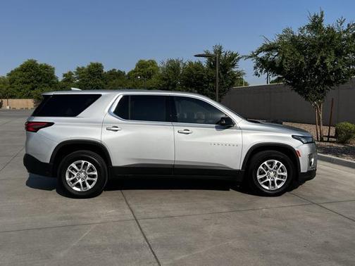 2022 Chevrolet Traverse LS