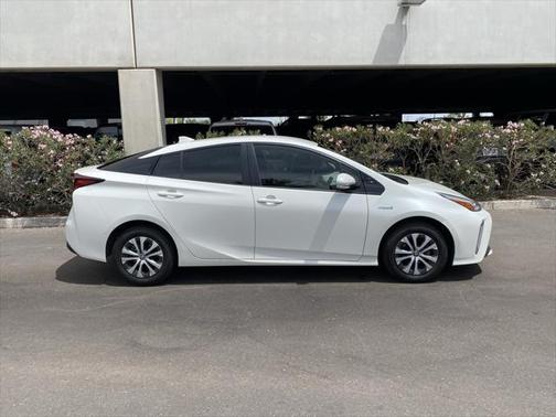 2019 Toyota Prius LE