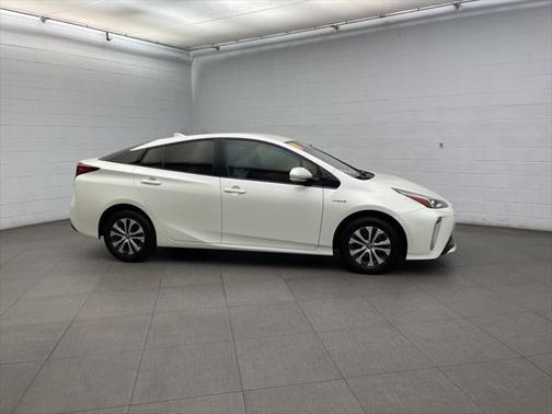 2019 Toyota Prius LE
