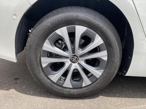 2019 Toyota Prius LE