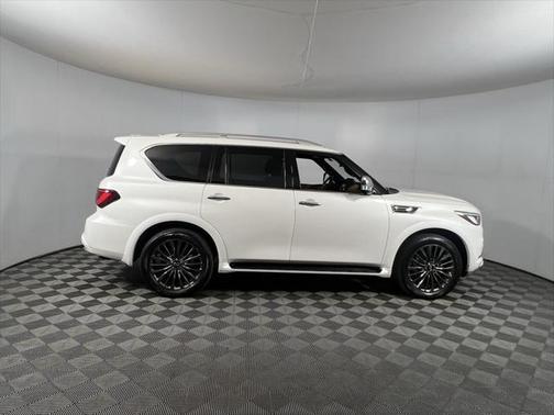 2024 INFINITI QX80 SENSORY AWD