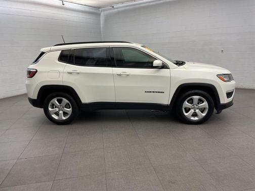 White Clearcoat 2019 Jeep Compass Latitude