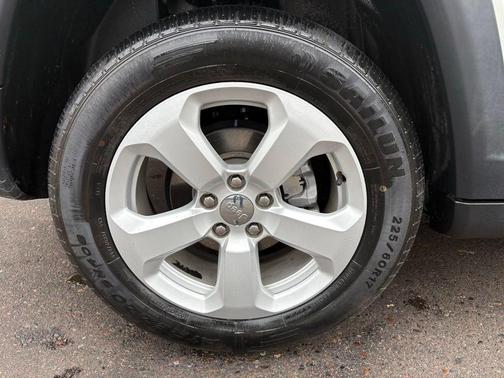 White Clearcoat 2019 Jeep Compass Latitude