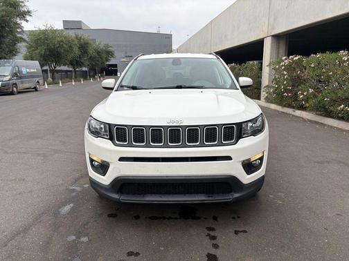 White Clearcoat 2019 Jeep Compass Latitude