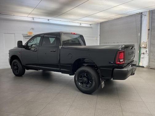 2025 RAM 2500 Tradesman Crew Cab 4x4 6'4' Box