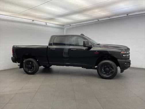 2025 RAM 2500 Tradesman Crew Cab 4x4 6'4' Box