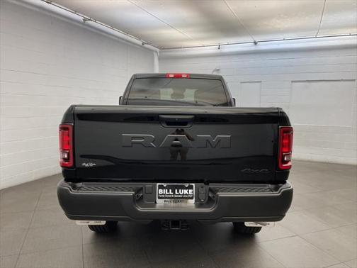 2025 RAM 2500 Tradesman Crew Cab 4x4 6'4' Box
