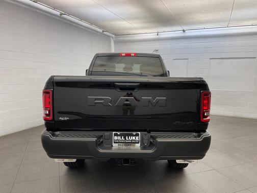 2025 RAM 2500 Tradesman Crew Cab 4x4 6'4' Box