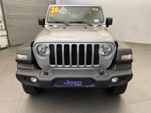 Billet Silver Metallic Clearcoat 2020 Jeep Gladiator Sport S