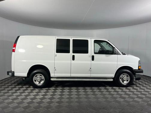 2024 Chevrolet Express 2500 RWD 2500 Regular Wheelbase WT