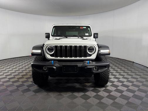 Bright White Clearcoat 2025 Jeep Wrangler 4xe Rubicon