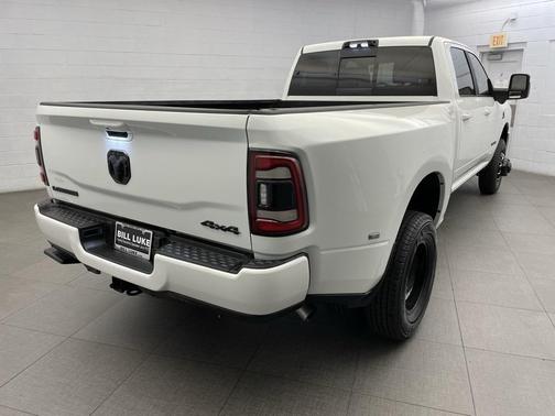 2024 RAM 3500 Laramie Crew Cab 4x4 8' Box