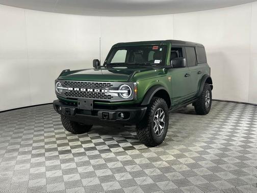 Eruption Green Metallic 2025 Ford Bronco Badlands