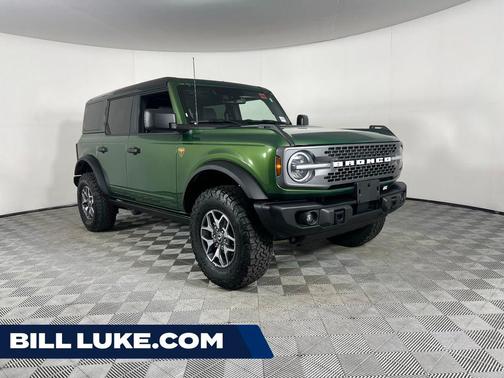 Eruption Green Metallic 2025 Ford Bronco Badlands