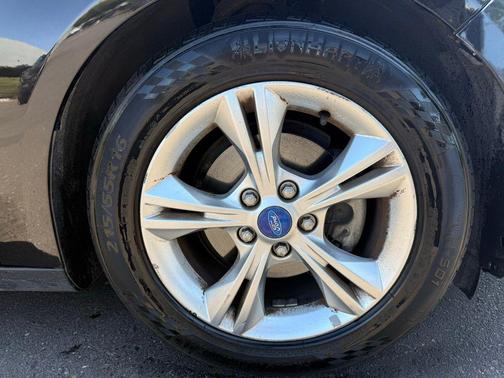 Tuxedo Black Metallic 2013 Ford Focus SE