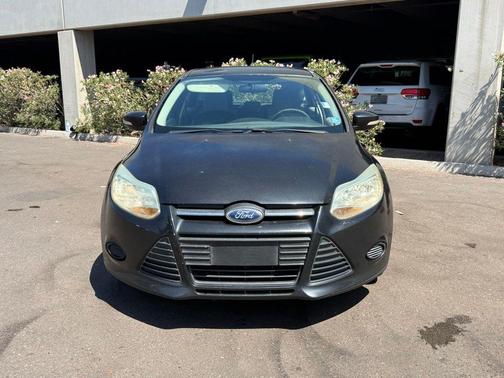 Tuxedo Black Metallic 2013 Ford Focus SE