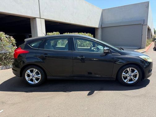 Tuxedo Black Metallic 2013 Ford Focus SE