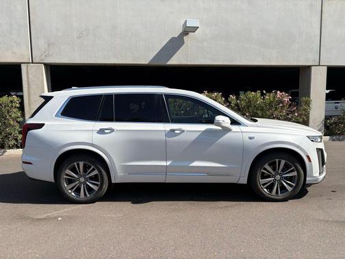 Crystal White Tricoat 2020 Cadillac XT6 Premium Luxury FWD